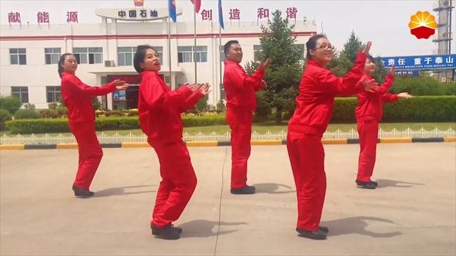 Жизнь КННК: танцы под китайский хит смотреть онлайн