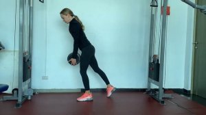 Упражнение журавлик с гантелью