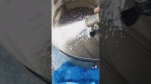 Квас  или лягушки в бочке из под кваса, миф или реальность?! Ролик N1" Как обрабатывают и наливают"