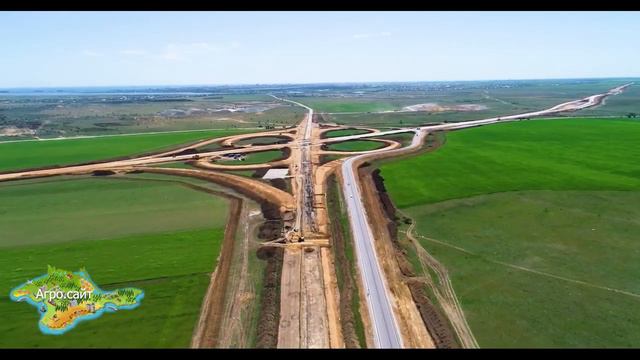 Крым, с. Тунельное, вид на трассу Таврида, пригород Евпатории. Вид с высоты птичьего полета.