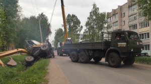 Съезд экскаватора в кювет, последующее падение и вызволение. Услышано Вичуга