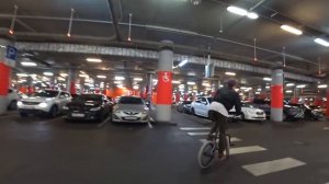 Разносим парковку торгового центра | Макс Чуприна | Диморл | BMX