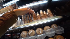 VLOG ДУБАЙ / Сколько стоит декоративная косметика в Дубае / Магазины с косметикой