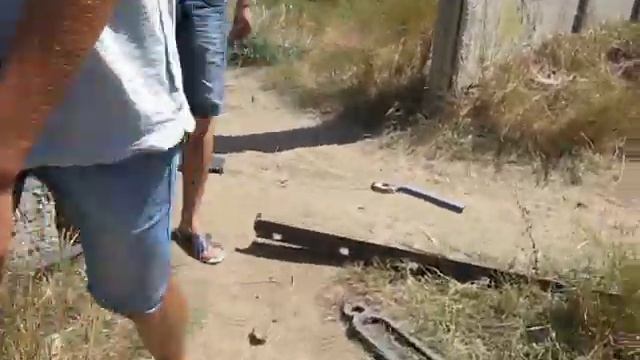 Сиганул на автомобиле с моста - приземлился на крышу - выбил зуб (Керчь) смотреть онлайн