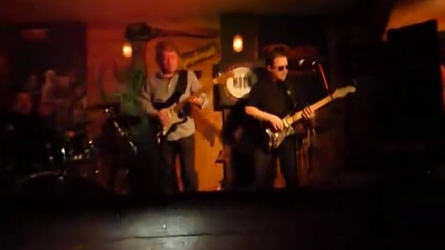 Dees - Walking through Dockers Pub in Kiev, Ukraine смотреть онлайн