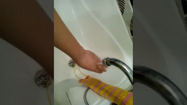 Как убрать супер клей с рук смотреть онлайн