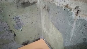 Как без шума и пыли но с ужасной вонью снять старую краску со стен в ванной перед укладкой плитки