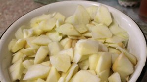 Яблочное пюре со сгущенкой