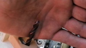 Приспособление для заточки сверл.