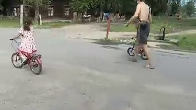 Обучение детей катанию на велосипеде. ч. 1