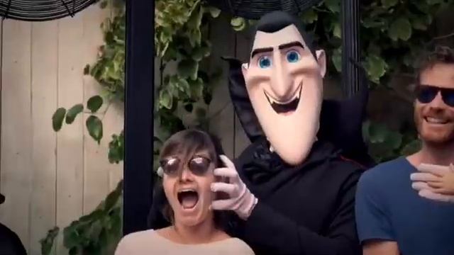 Hotel Transylvania Meet & Greet | Dubai Parks and Resorts смотреть онлайн