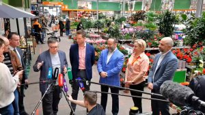 Андрей Туманов на открытии гипермаркета ОБИ