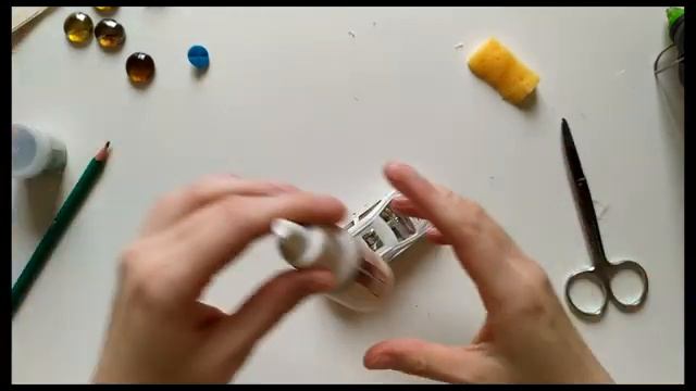 ЕЛОЧНАЯ ИГРУШКА VS ПОЛОМАННАЯ МАШИНКА - МАШИНА С ЁЛКОЙ НА КРЫШЕ СВОИМИ РУКАМИ - НОВЫЙ ГОД: ПЕРЕДЕЛК смотреть онлайн