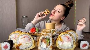 MUKBANG_EATING_ASMR ОГРОМНЫЕ ВКУСНЮЧИЕ РОЛЛЫ ? И ТОМ ЯМ ?? НЕМНОГО РАСКЛЕИЛАСЬ ?