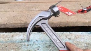 Молоток Milwaukee 4932464028 / Первое впечатление