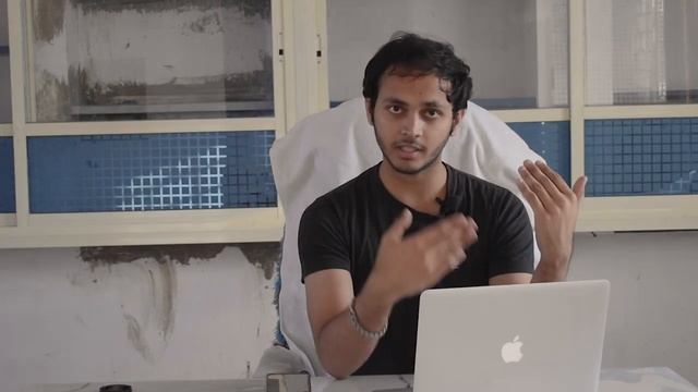 Macbook air Detailed review in Hindi for Designers  Best time to Buy  Get it for 50000 just