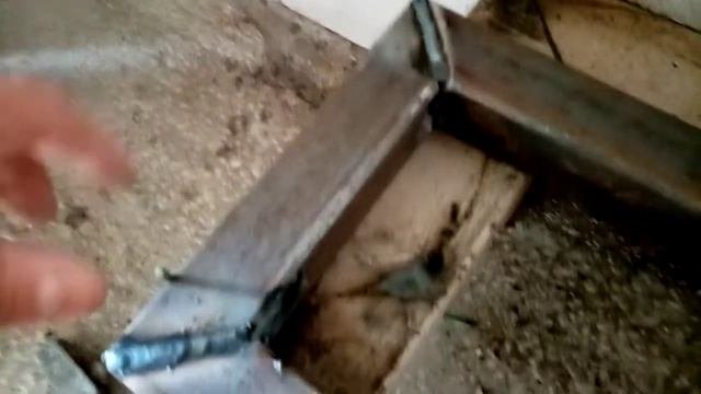 Как заварить профильную трубу и непрожечь.#сварка#сваркаэлектродом