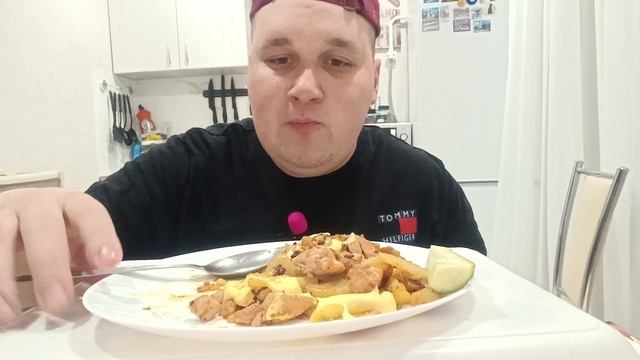 Мукбанг Жареная картошка с курицей / ОБЖОР КАРТОШКА, КУРИЦА, ОГУРЦЫ, ИМБИРЬ / MUKBANG ASMR