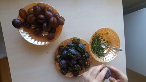 МАРИНОВАННЫЕ_СЛИВЫ