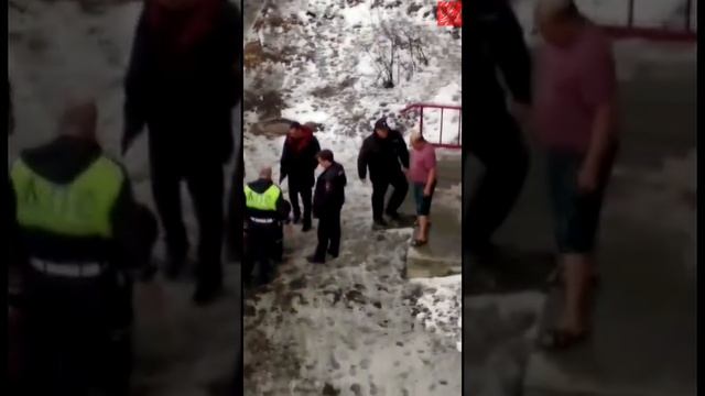 05.04.2020 — Полицейская погоня в Шахтёрске смотреть онлайн