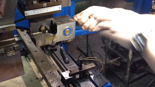 Заправка проволоки станка электроэрозионного проволочно-вырезного серии DK77 смотреть онлайн