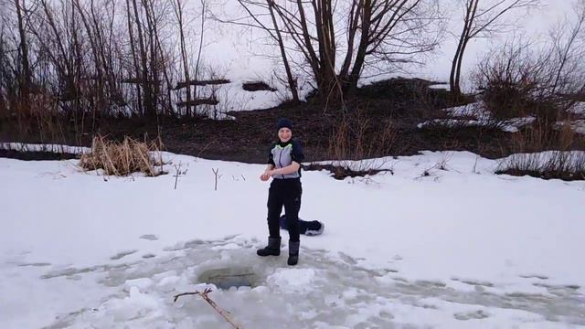 Ловля карася руками 2 смотреть онлайн