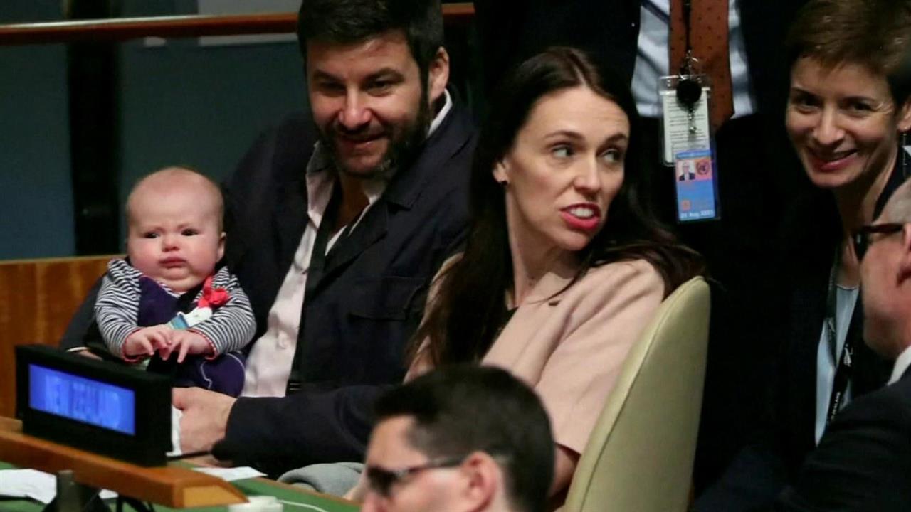 Премьер-министр Новой Зеландии Джасинда Ардерн приехала на Генассамблею ООН с младенцем