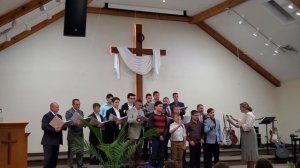 На закате вижу город