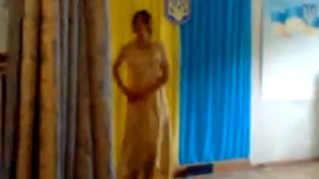 Танец осени рокитянское училище№14 дикий ор!!!))) .3gp смотреть онлайн