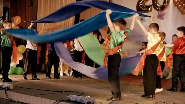 КЛИП=Друзья=(Выпускной в детсаду,пос.Тельма) смотреть онлайн