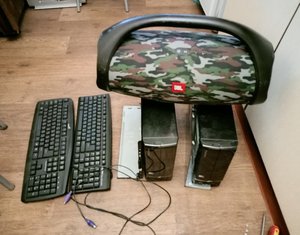 Нашел на мусорке JBL Boombox и два системника. Как я зарабатываю лазая по мусоркам Москвы
