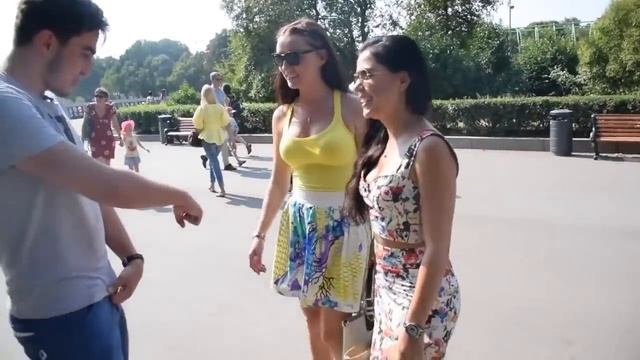 PRANK Продолжаем разводить девушек на поцелуй ! Учимся ребята !!! )) [arBuzik] смотреть онлайн