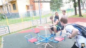школьник разбил нос во время снятия анти грифер шоу