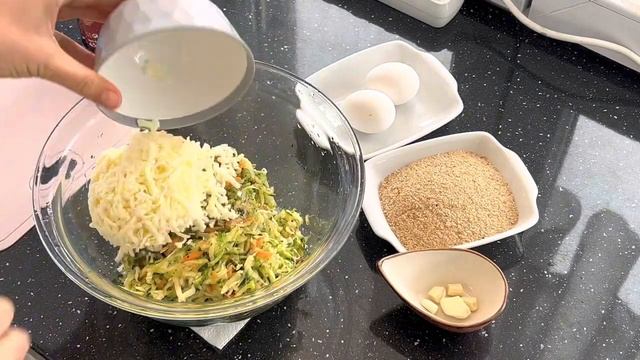 Котлеты Летние. Очень вкусные котлеты из кабачков. смотреть онлайн