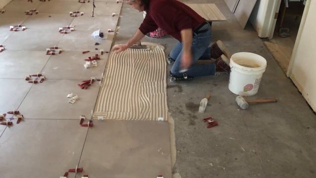 24x24 kitchen floor tile installation with dry pack Toronto / GTA смотреть онлайн