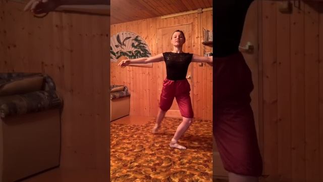 Ронд де жам партер на середине