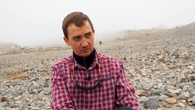 Спуск с Пика Корженевской и падение в трещину. смотреть онлайн