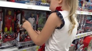 VLOG поход в магазин Детский Мир за игрушками Свинка Пеппа. Покупаем Королевскую семью и Замок Пепп