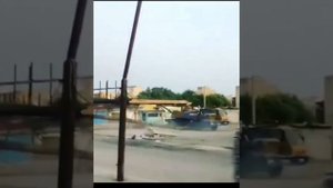 Автокран сломал стрелу,стрела упала на ЛЭП...забугорные умельцы знают как работать...