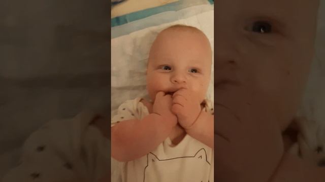 Рассмешить младенца #развитиедетей