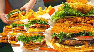 Изумительная курица, лапша, ттокбокки. Корейская уличная еда
