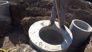 37. Монтаж септика, смотровых и водяного колодцев из ж.б. колец. Вечер