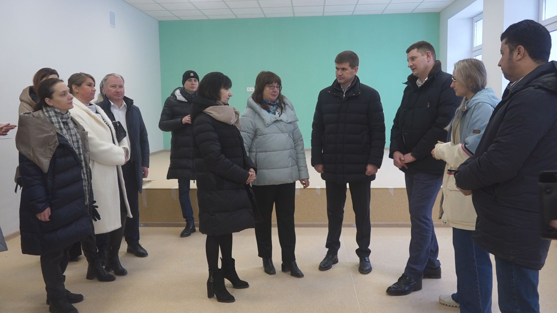 Ход ремонта школы № 18 проверили депутат ГосДумы Геннадий Панин и депутат МОД Линара Самединова
