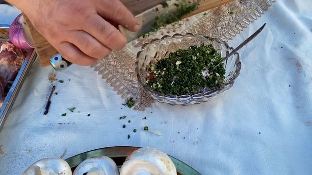 Жарим шашлык классический .самый сочный и вкусный .открываем сезон смотреть онлайн