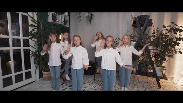 Жестовая песня "Мама" смотреть онлайн