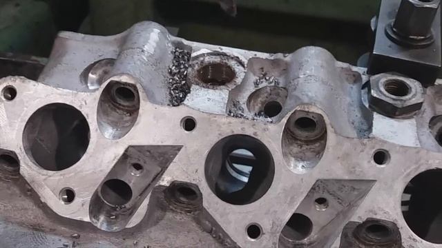 Ремонт обрыва штуцера в ГБЦ OM 602 автомобиля MERCEDES-BENZ