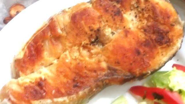 Лосось запеченный в духовке. Самый простой и вкусный  рецепт.