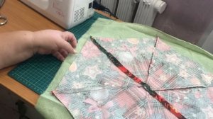 Лоскутная салфетка на новогодний стол.