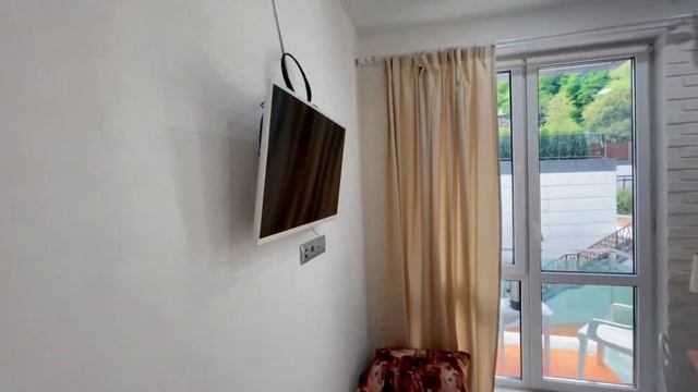 Сочи ,Квартира с бассейном у моря