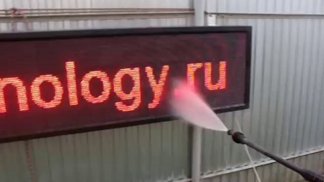 Испытание LED-вывески водой смотреть онлайн